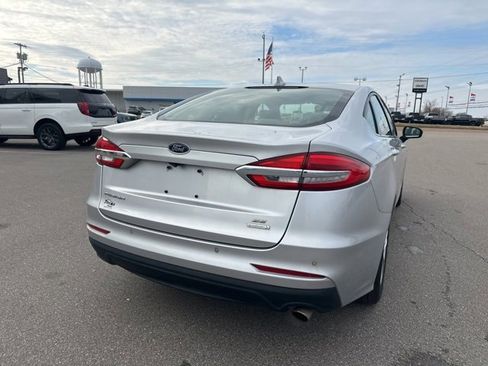 Used 2019 Ford Fusion SE image 18