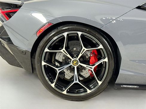 Used 2024 Lamborghini Revuelto image 38
