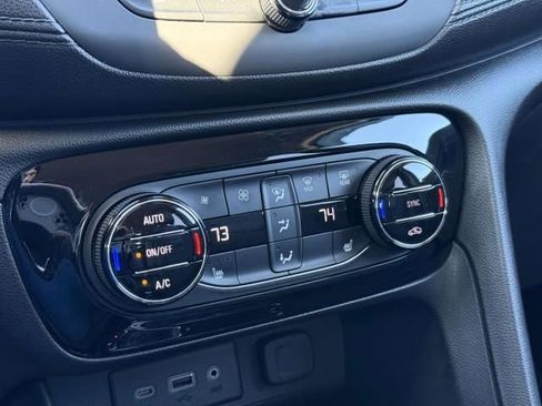 Used 2020 Buick Encore GX Select image 24