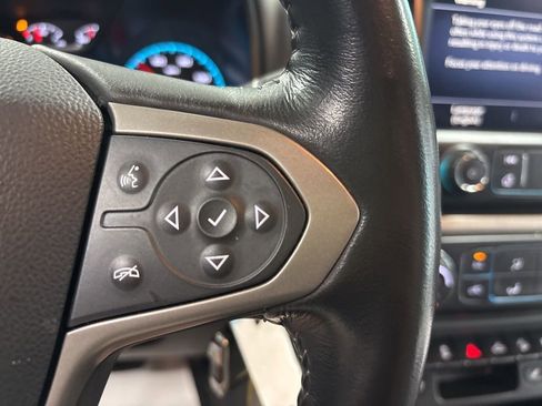 Used 2020 Chevrolet Colorado Z71 AWD/4WD image 19