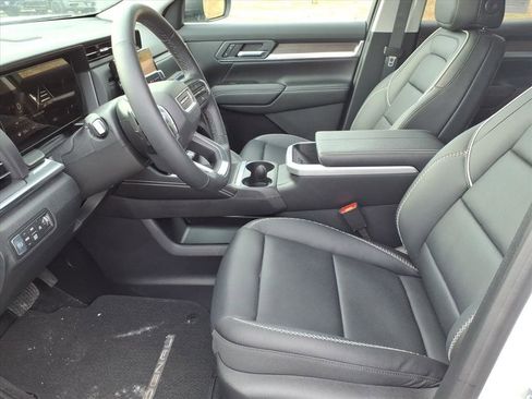 Used 2026 GMC Terrain Denali image 11