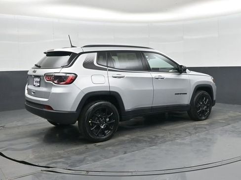 New 2026 Jeep Compass Latitude AWD/4WD image 3