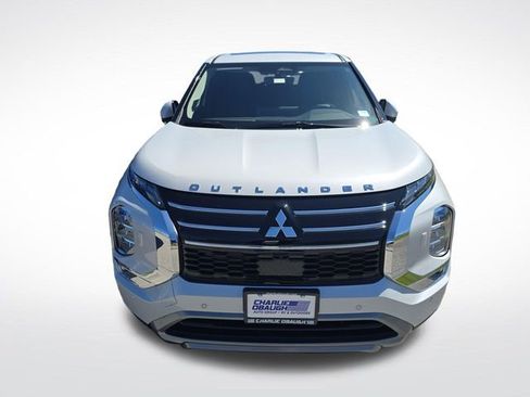 New 2026 Mitsubishi Outlander SE image 8