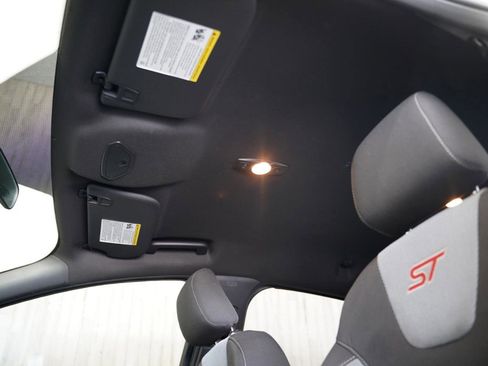 Used 2017 Ford Focus ST FWD image 26