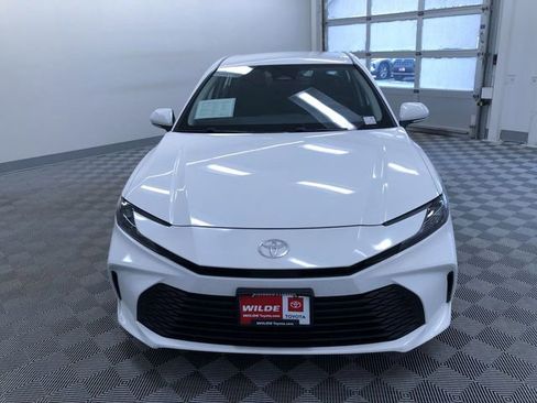 Used 2025 Toyota Camry LE image 15