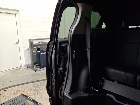 Used 2025 Toyota Sienna XSE image 12