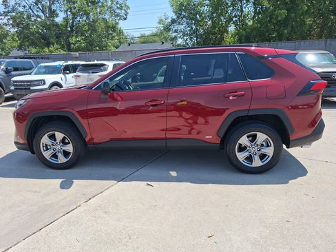 Used 2025 Toyota RAV4 LE AWD/4WD image 3