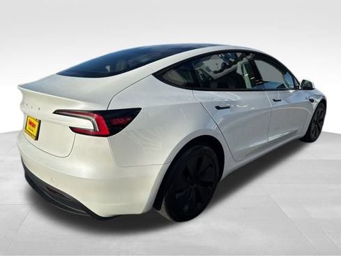 Used 2024 Tesla Model 3 Standard Range image 9