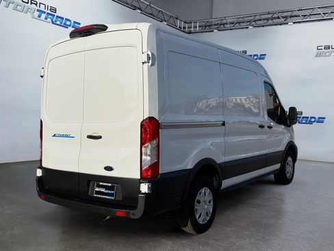 Used 2023 Ford E-Transit Medium Roof image 5