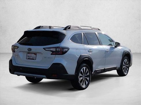 Used 2025 Subaru Outback Limited w/ Tech Package 3 AWD/4WD image 5