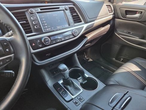 Used 2018 Toyota Highlander SE AWD/4WD image 33