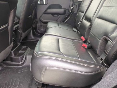 Used 2018 Jeep Wrangler Unlimited Sahara image 24