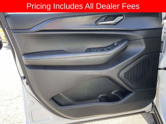 Used 2025 Jeep Grand Cherokee L Laredo AWD/4WD image 20