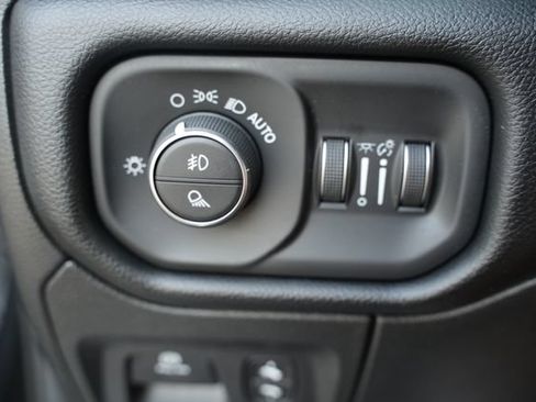 Used 2022 RAM 1500 Laramie AWD/4WD image 33