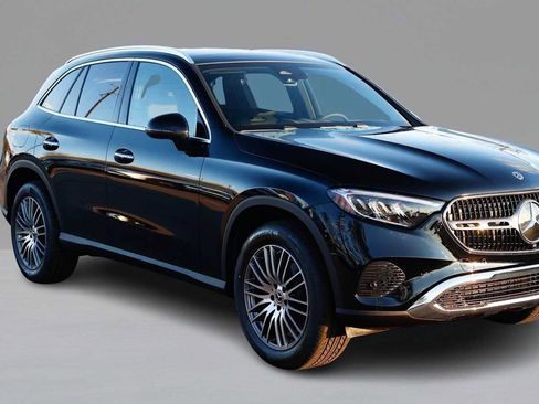 Used 2026 Mercedes-Benz GLC 300 4MATIC image 3