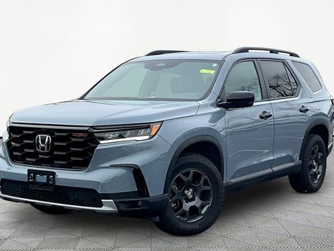 Used 2023 Honda Pilot TrailSport image 1
