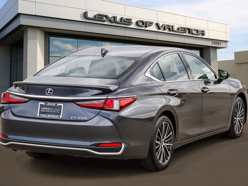 Certified 2025 Lexus ES 300h w/ Premium Package FWD image 4