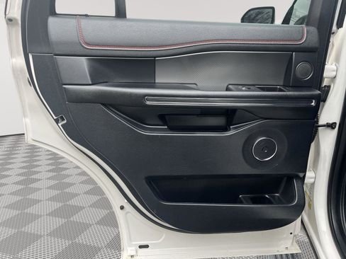 Used 2019 Ford Expedition Limited w/ Equipment Group 303A AWD/4WD image 11