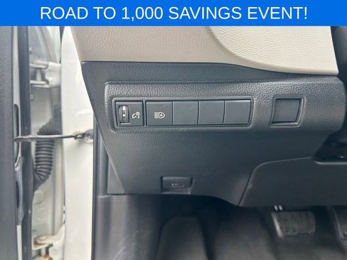 Used 2020 Toyota Corolla LE image 13