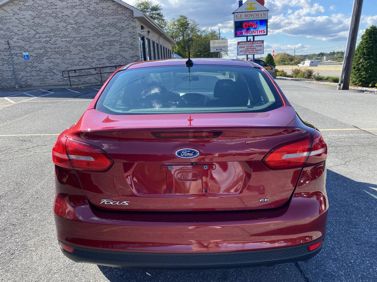 Used 2015 Ford Focus SE FWD image 5