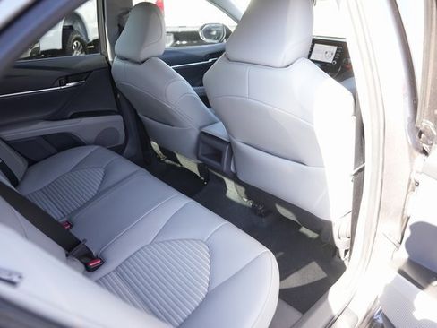 Used 2022 Toyota Camry SE image 14