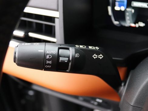 Used 2025 Mitsubishi Outlander SEL image 10