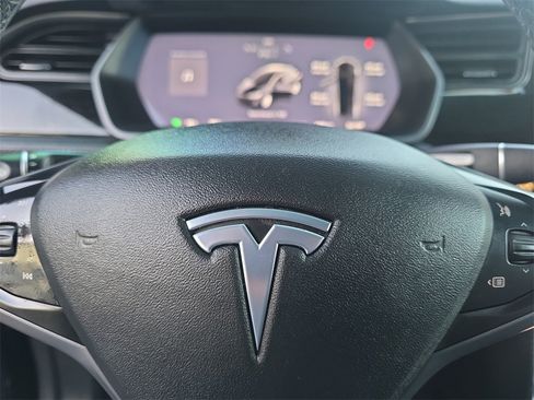 Used 2018 Tesla Model X 75D image 38