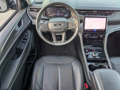 Used 2022 Jeep Grand Cherokee L Limited AWD/4WD image 34