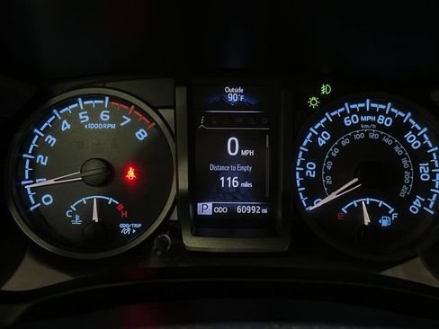 Certified 2018 Toyota Tacoma TRD Off-Road AWD/4WD image 15