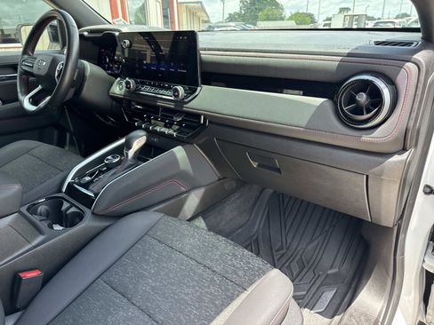 Used 2024 Chevrolet Colorado Z71 w/ Z71 Convenience Package 2 AWD/4WD image 12