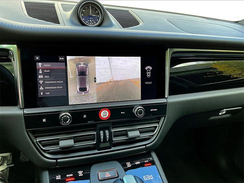 Used 2025 Porsche Macan image 26