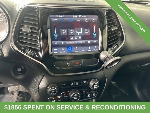 Certified 2019 Jeep Cherokee Overland AWD/4WD image 29