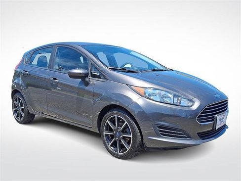 Certified 2017 Ford Fiesta SE FWD image 1