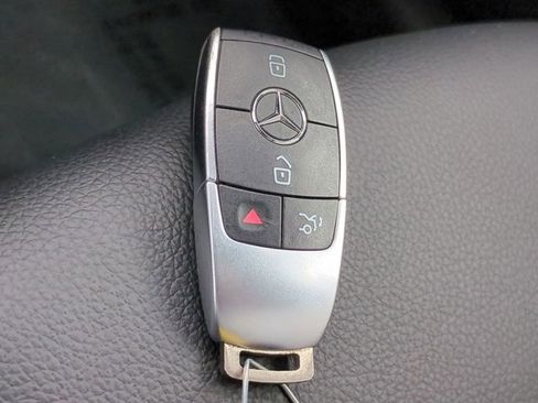 Certified 2021 Mercedes-Benz GLB 250 GLB 250 image 28
