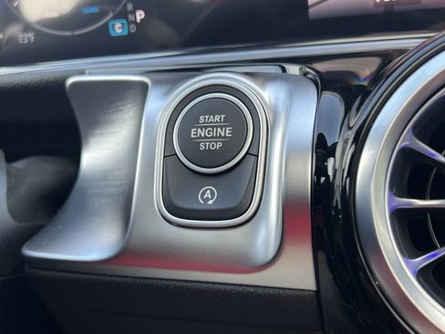 Certified 2025 Mercedes-Benz GLB 250 image 41