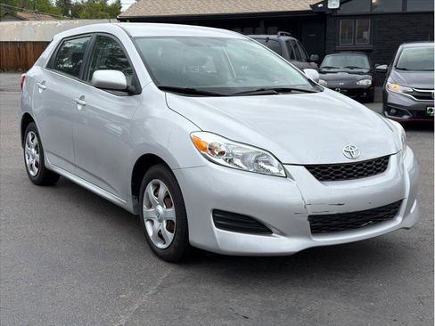 Used 2009 Toyota Matrix FWD image 3