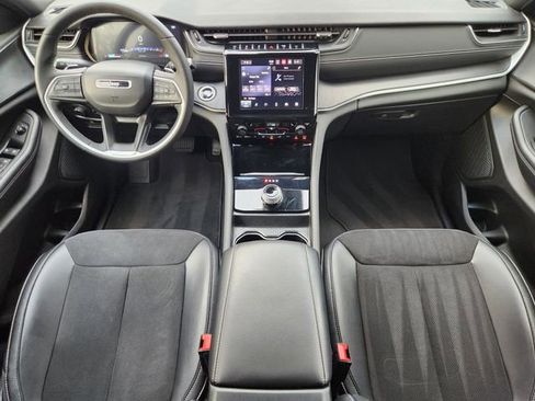 Used 2024 Jeep Grand Cherokee L Laredo AWD/4WD image 20