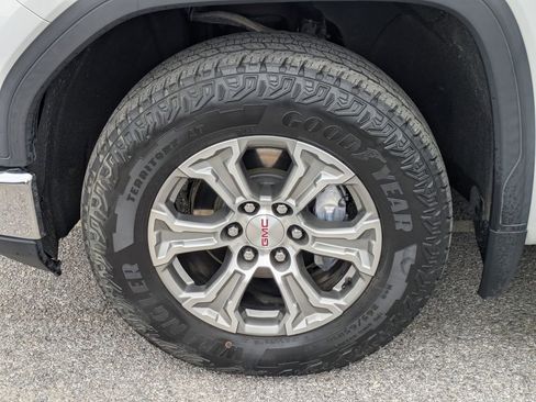 Used 2022 GMC Sierra 1500 SLT image 11