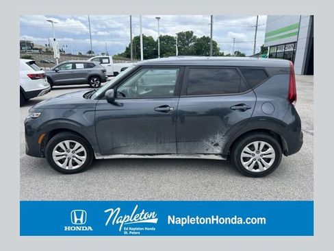 Used 2020 Kia Soul LX FWD image 1