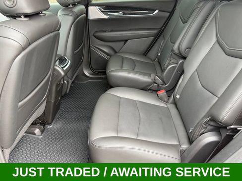 Used 2023 Cadillac XT6 Premium Luxury w/ Technology Package AWD/4WD image 37