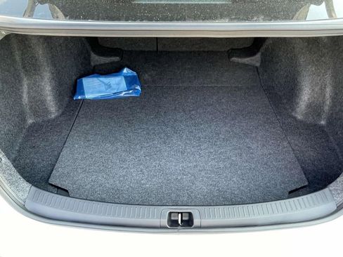 Used 2025 Toyota Corolla LE image 9