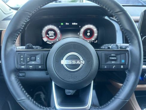 Used 2025 Nissan Pathfinder Platinum FWD image 35