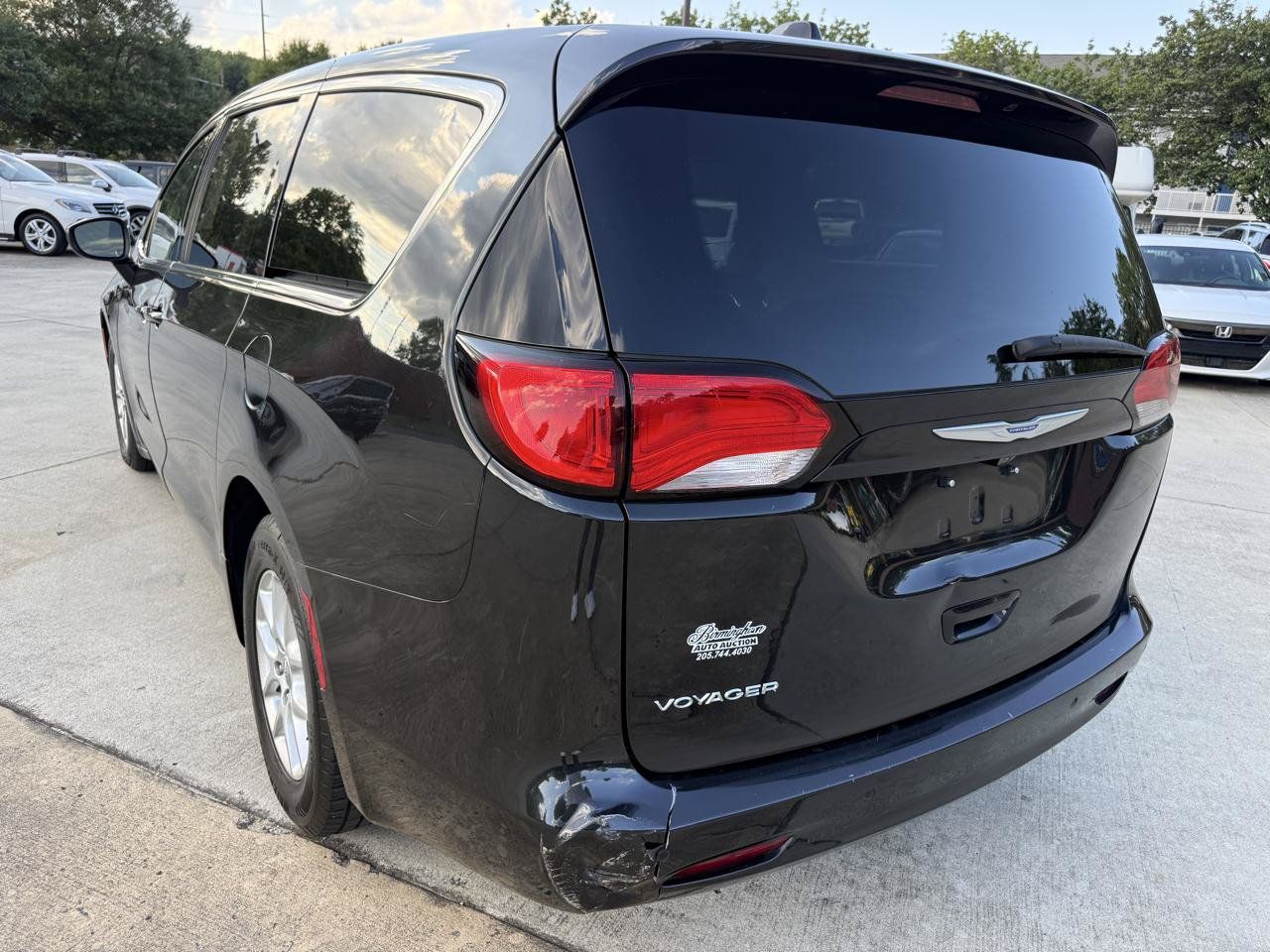 Used 2020 Chrysler Voyager LX w/ Cold Weather Group FWD image 3