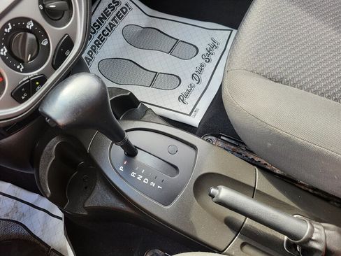 Used 2005 Ford Focus SE image 18
