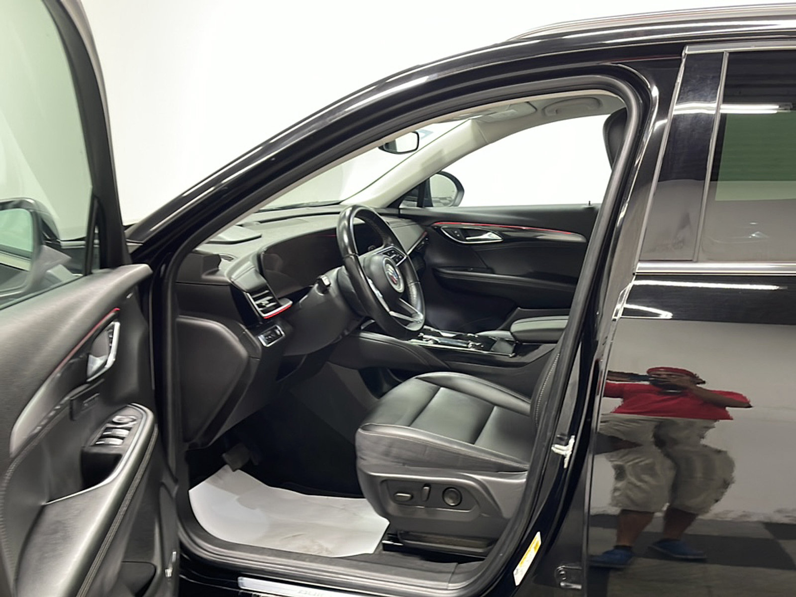 Used 2024 Buick Envision Preferred AWD/4WD image 2