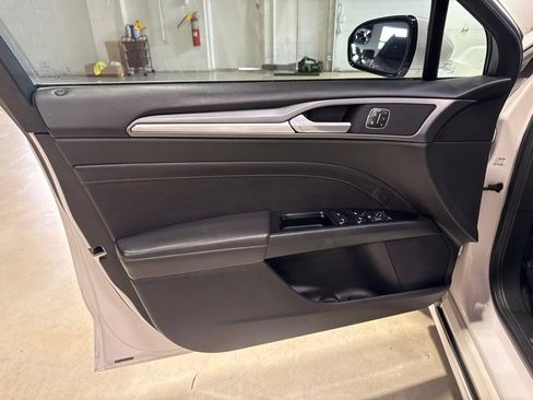Used 2013 Ford Fusion Titanium FWD image 27