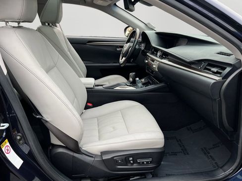 Used 2018 Lexus ES 300h 300h image 7