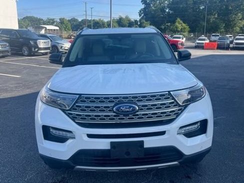 Used 2023 Ford Explorer Limited w/ Limited Technology Package AWD/4WD image 3