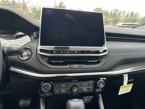 New 2026 Jeep Compass Latitude image 26