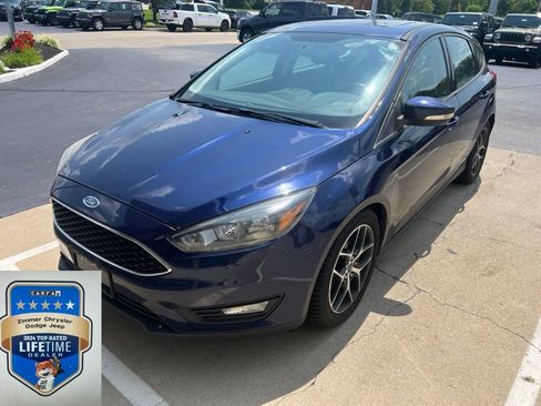 Used 2017 Ford Focus SEL w/ Cold Weather Package FWD image 1